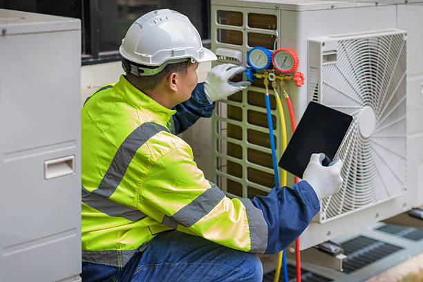 Professional Hvac technician working in Stafford, TX